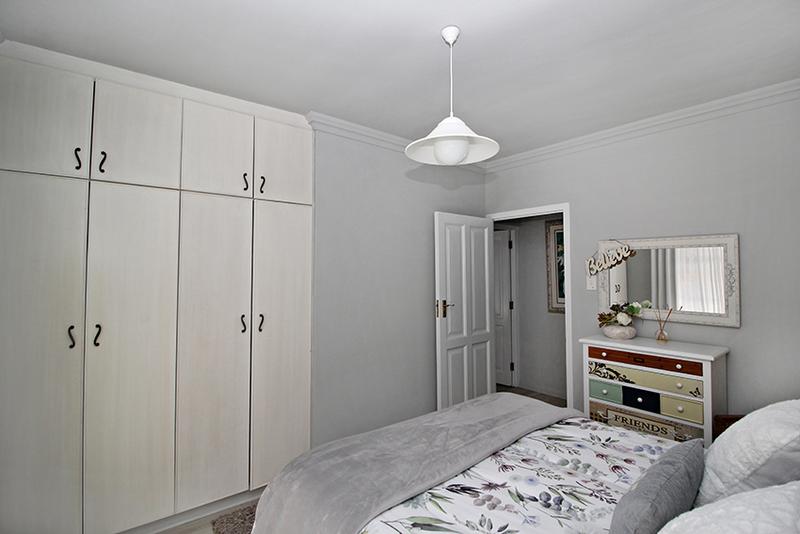 6 Bedroom Property for Sale in Reebok Western Cape